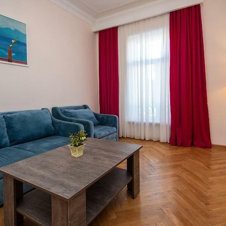 Gio'S Apartment Тбилиси Экстерьер фото