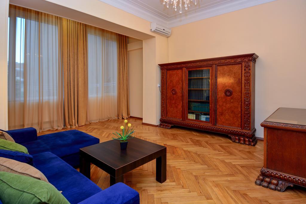 Gio'S Apartment Тбилиси Экстерьер фото