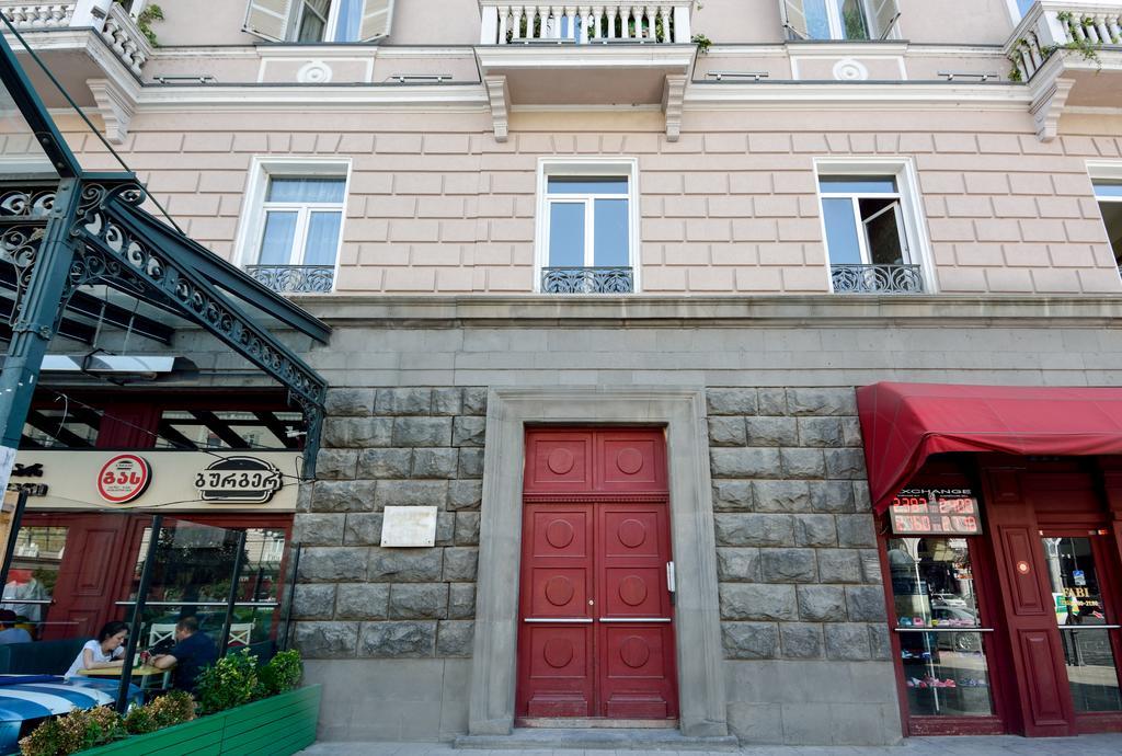 Gio'S Apartment Тбилиси Экстерьер фото