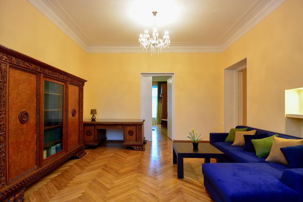 Gio'S Apartment Тбилиси Экстерьер фото