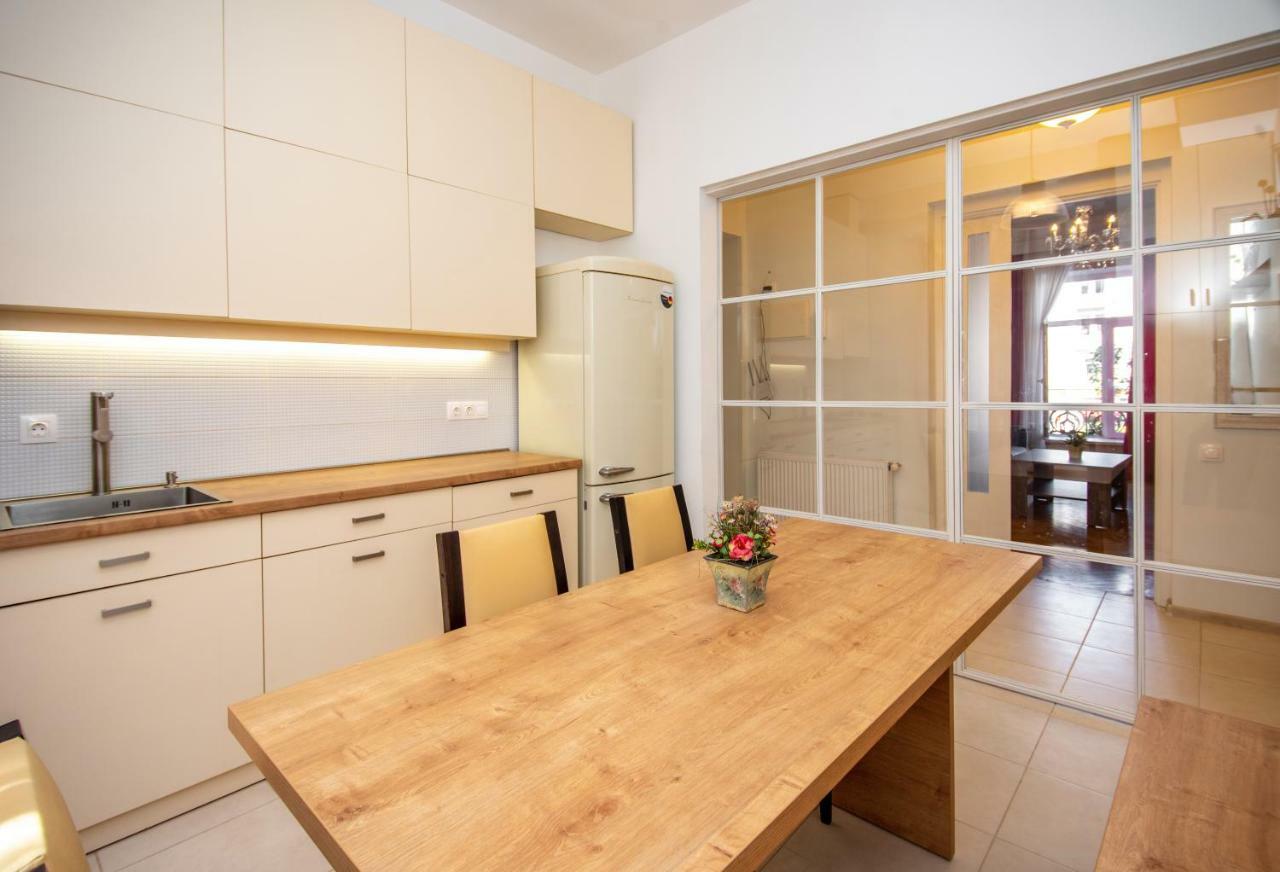 Gio'S Apartment Тбилиси Экстерьер фото