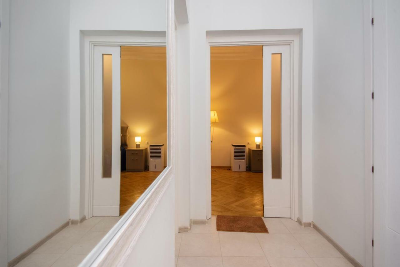 Gio'S Apartment Тбилиси Экстерьер фото