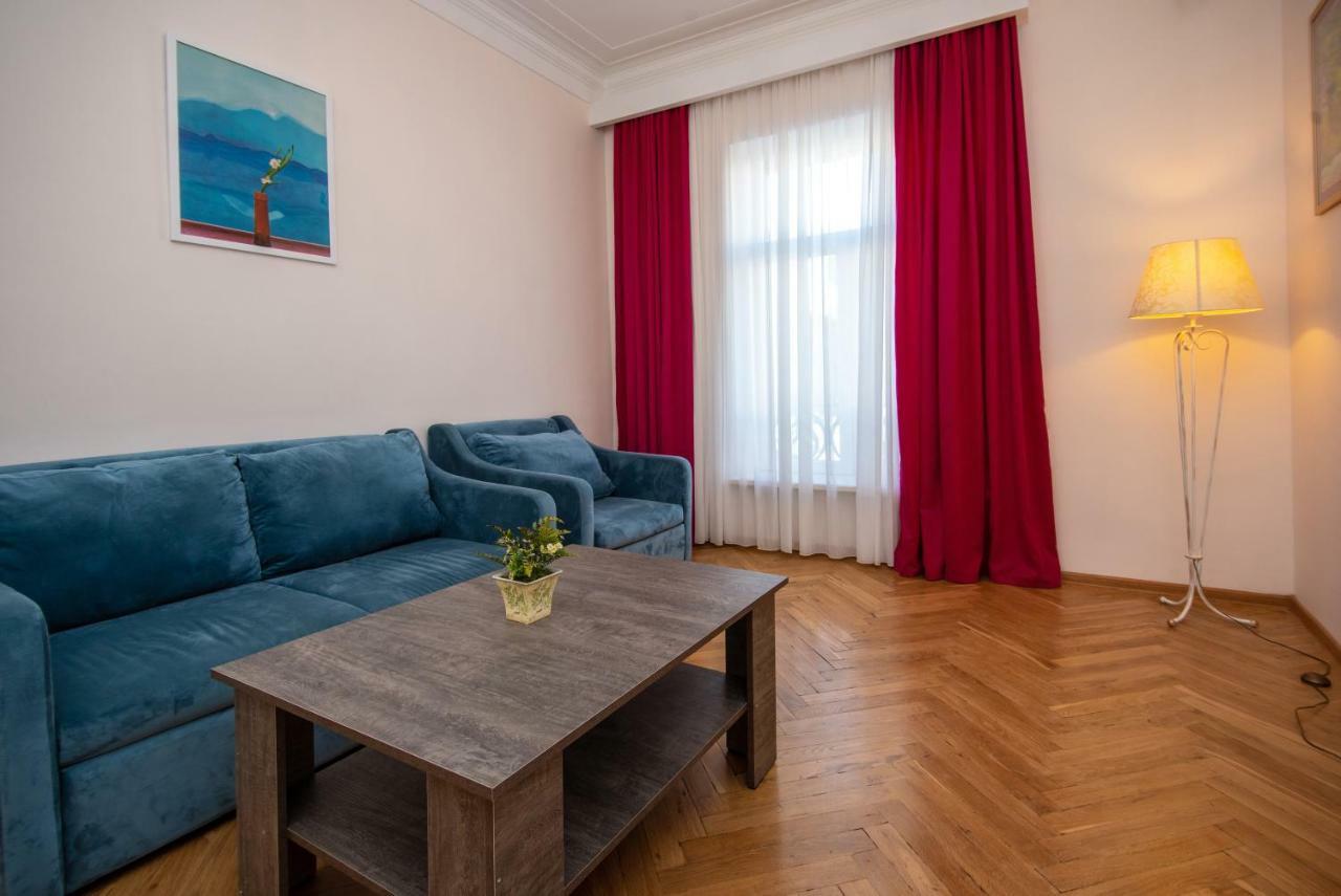 Gio'S Apartment Тбилиси Экстерьер фото