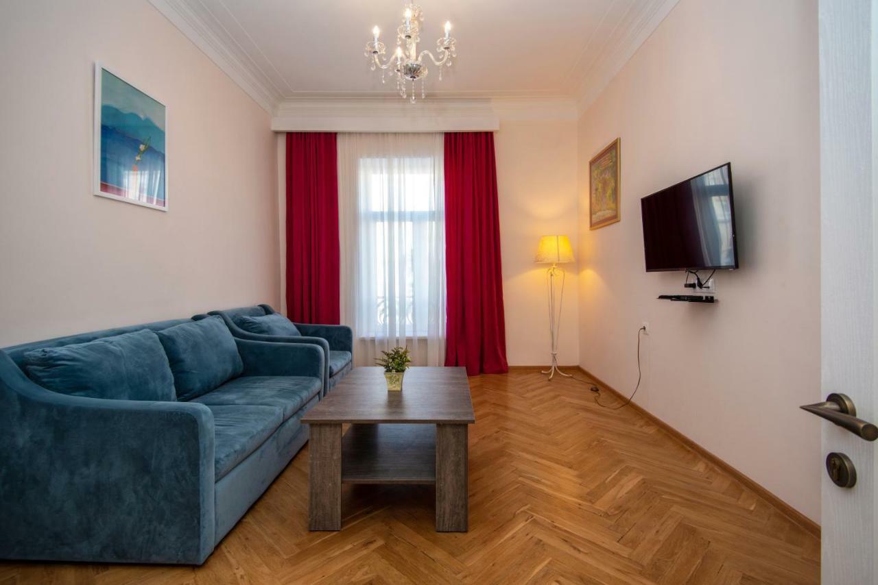 Gio'S Apartment Тбилиси Экстерьер фото