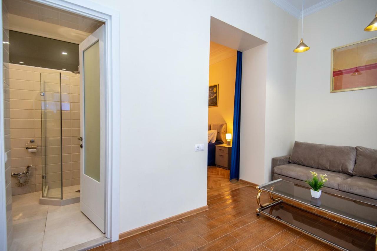 Gio'S Apartment Тбилиси Экстерьер фото